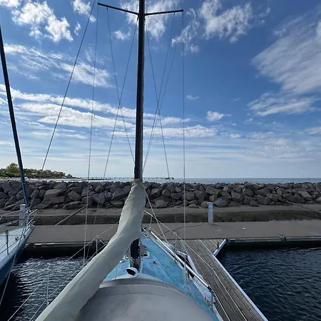 Botel Schlafplatz Mit Meerblick *